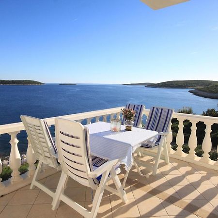 Apartments By The Sea Milna, Vis - 8944 外观 照片