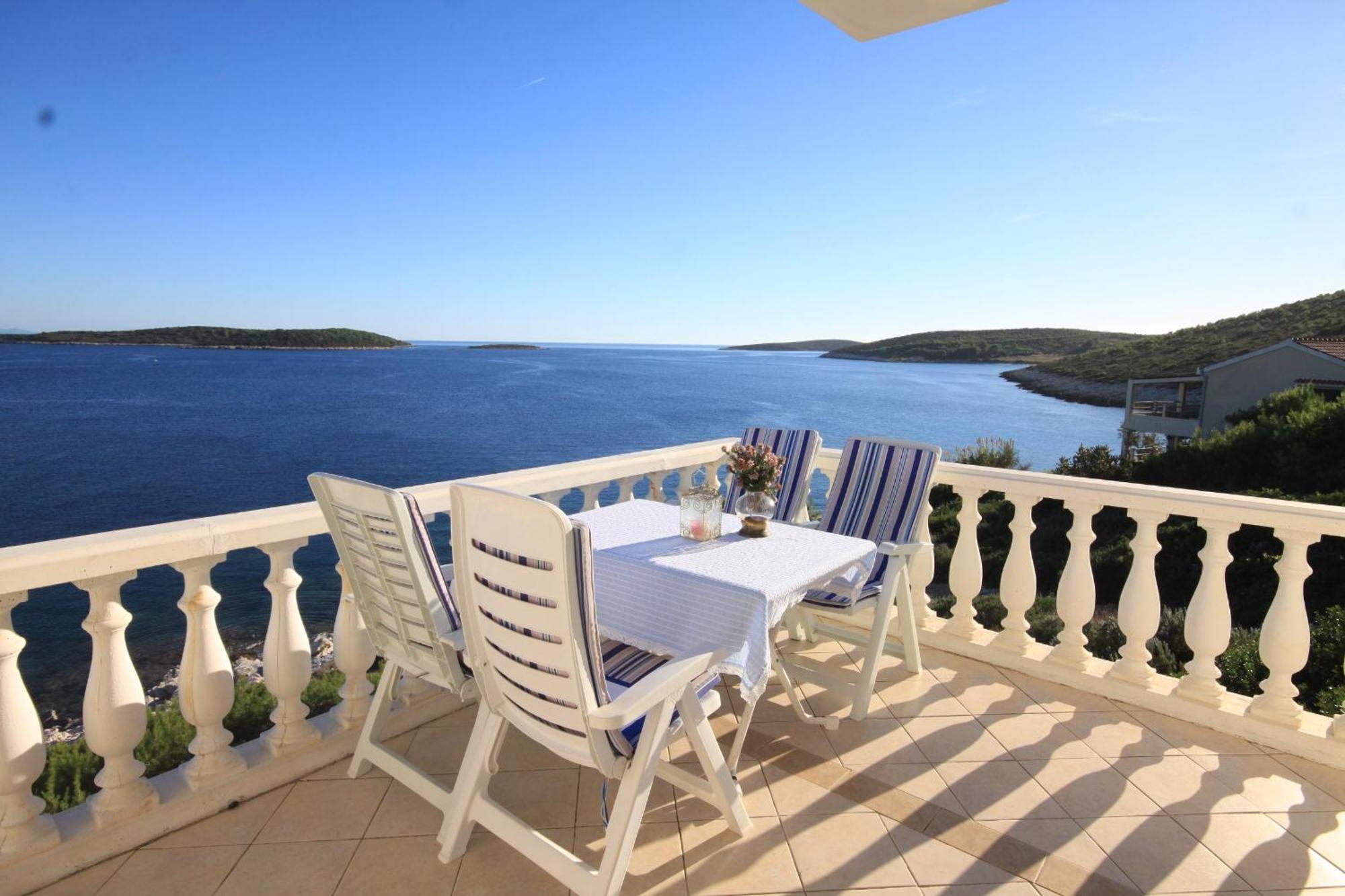Apartments By The Sea Milna, Vis - 8944 外观 照片